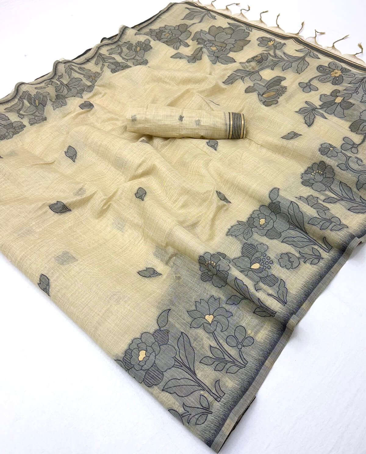 Scrupulous Beige Pure Munga Cotton Silk Saree With Rhapsody Blouse Piece