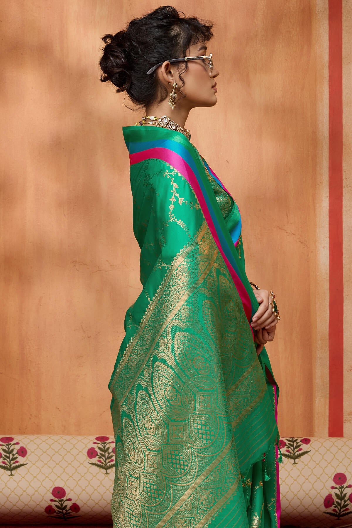 Energetic Green Pure Zari Weaving Banarasi Silk Saree With Rhapsody Blouse Piece