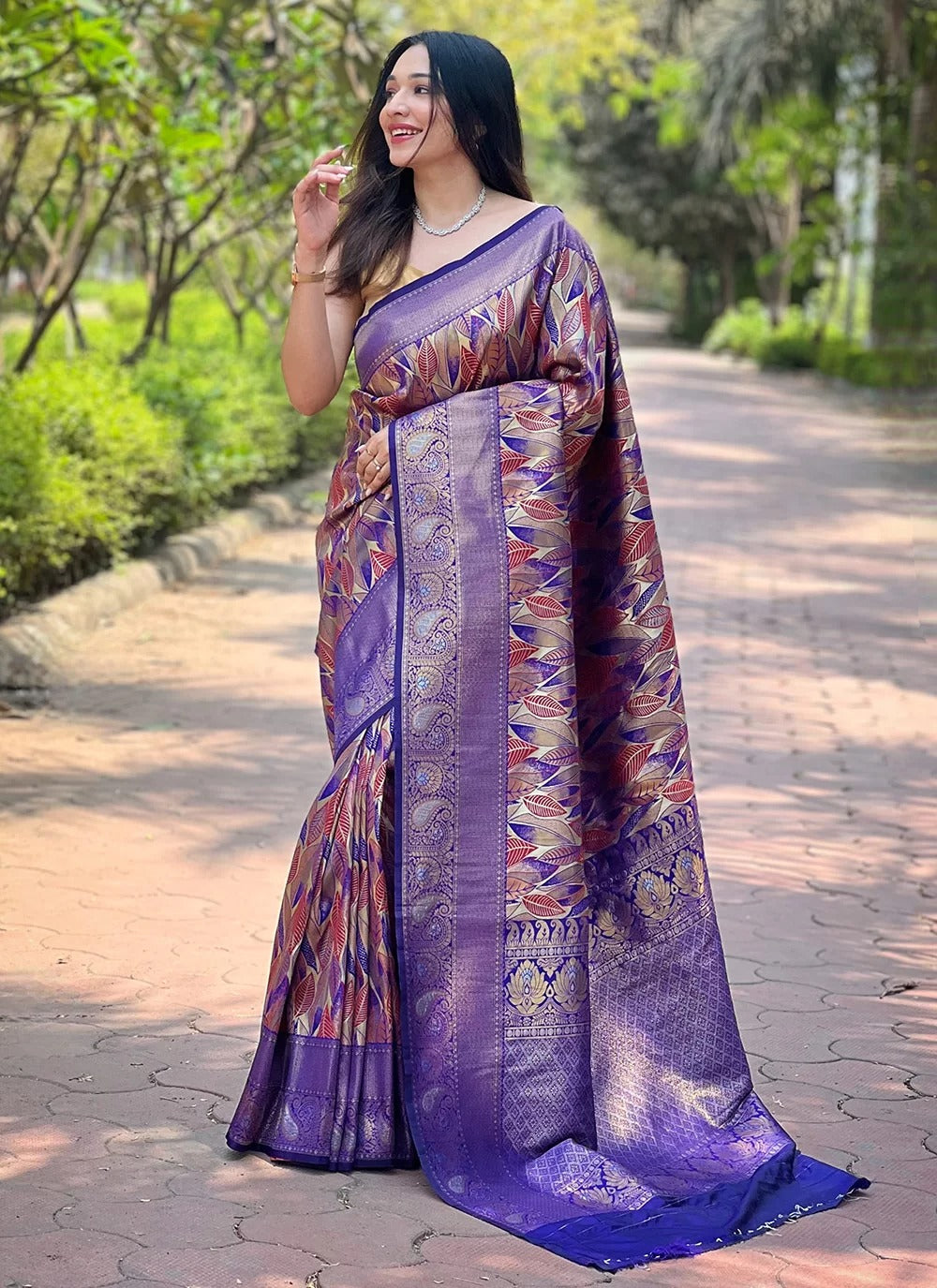 Royal blue kanchipattu silk saree with all over weaves contrast border