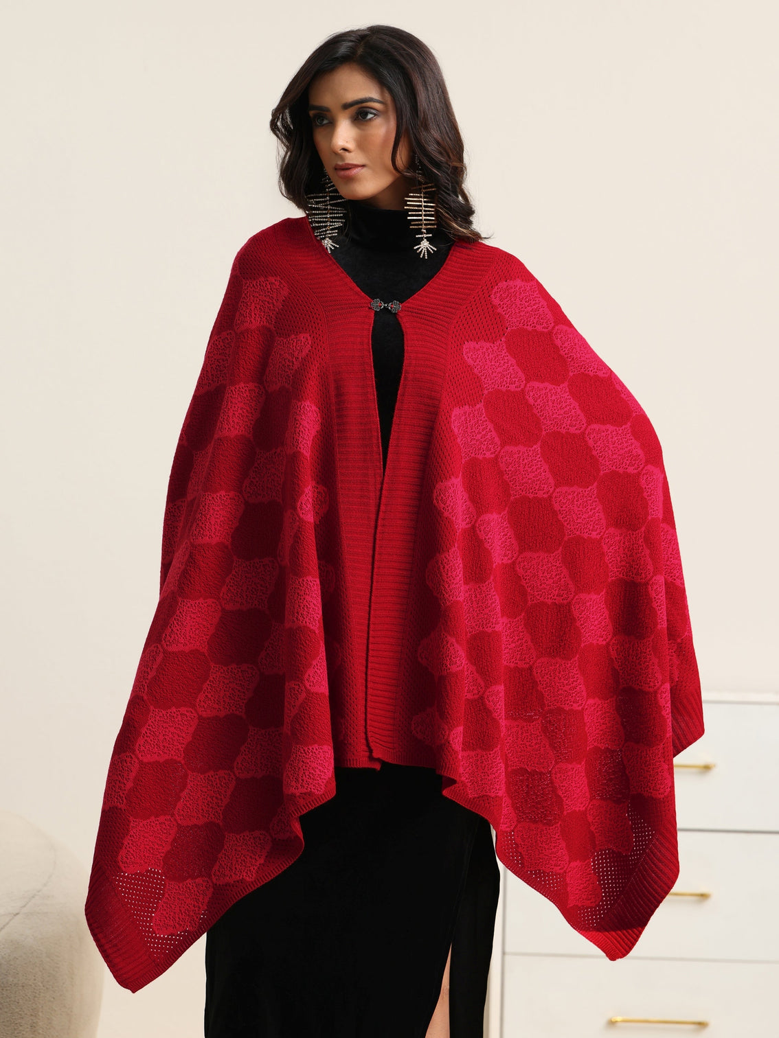 Mameraa Red Geometric Knitted Acrylic Wrap Shawl