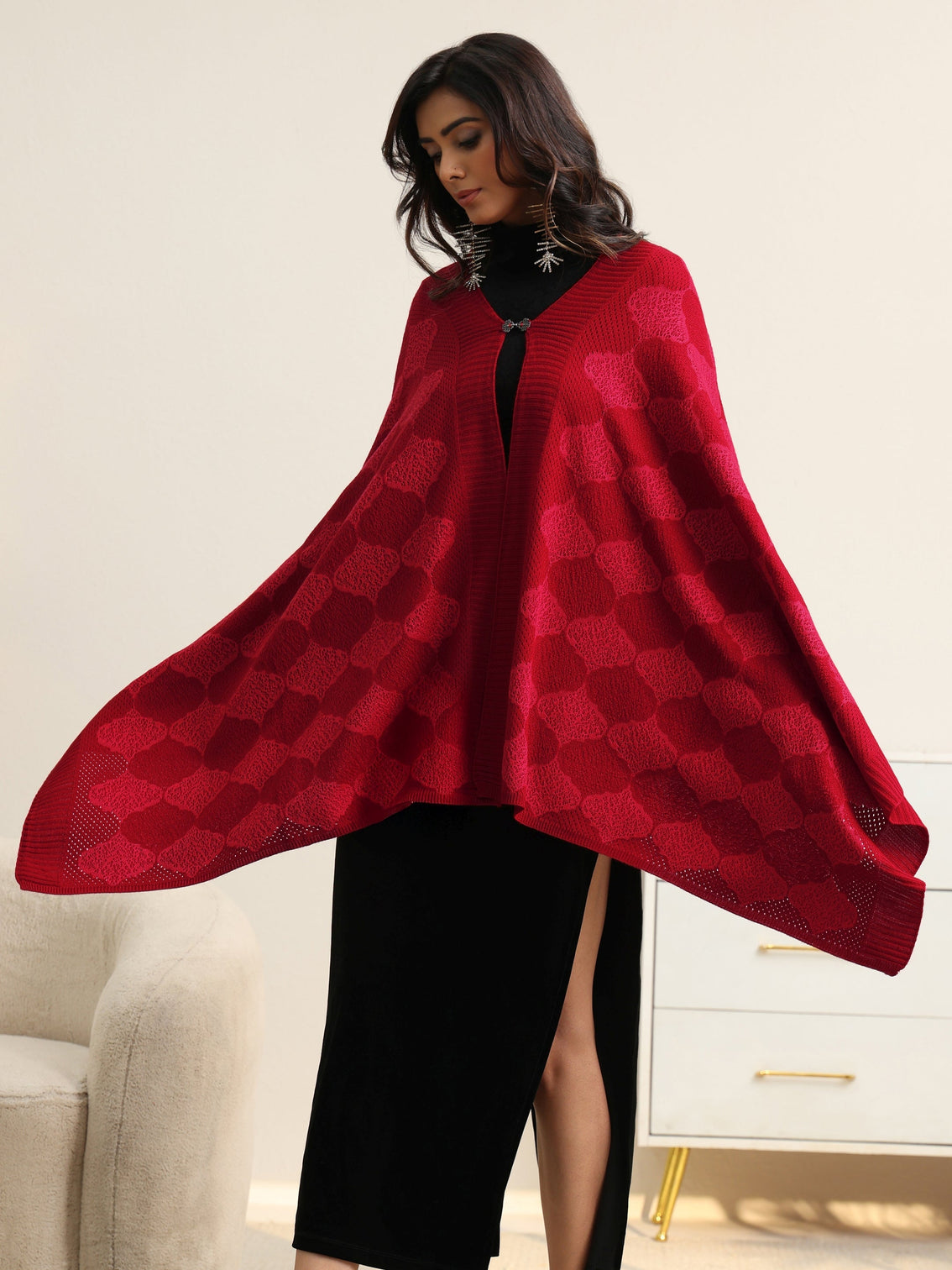 Mameraa Red Geometric Knitted Acrylic Wrap Shawl