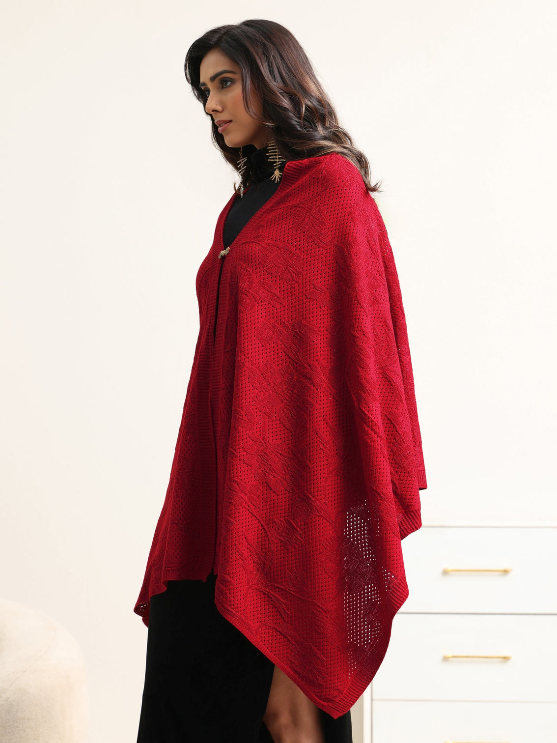 Mameraa Red Floral Knitted Acrylic Wrap Shawl