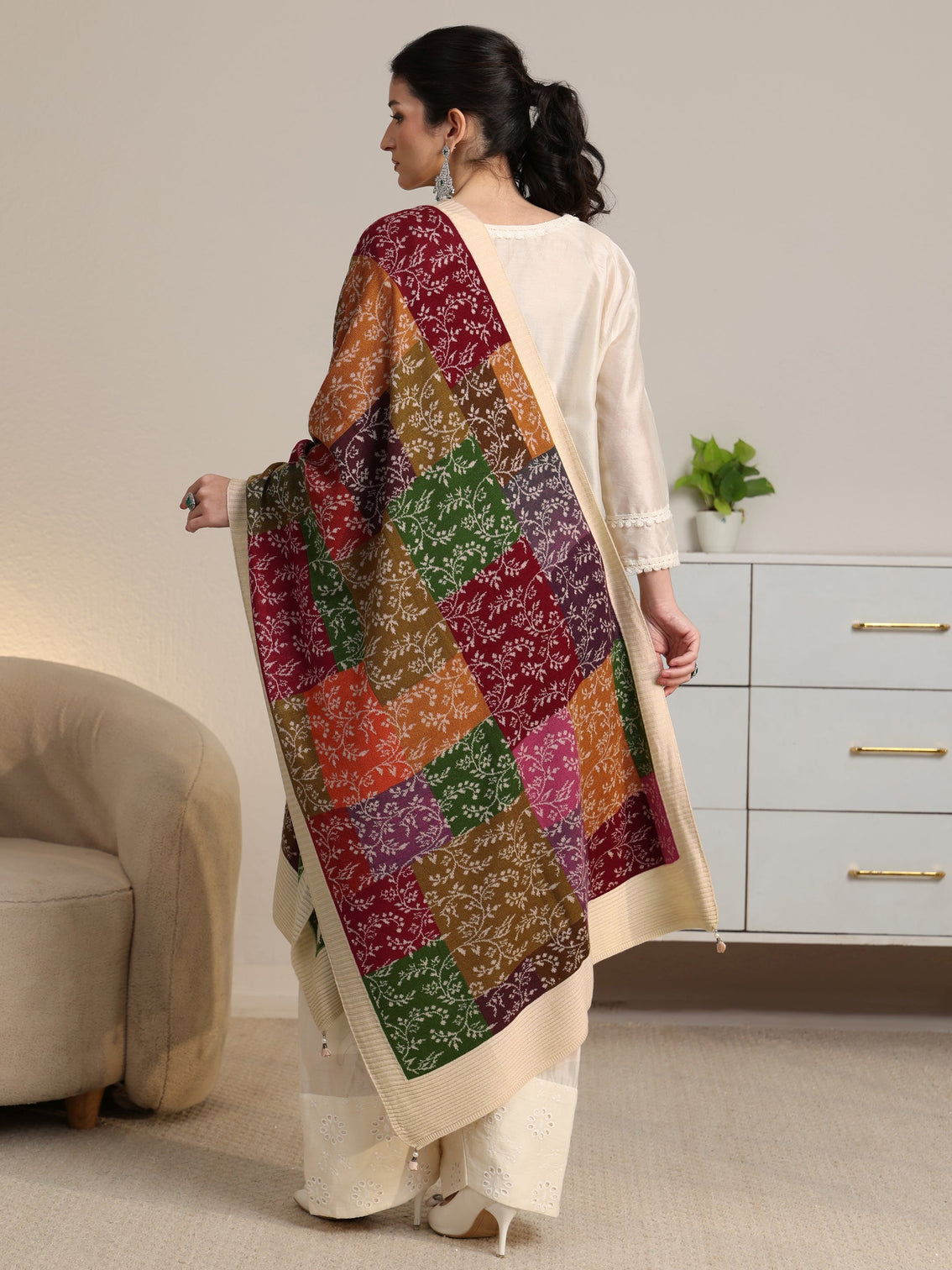 Mameraa Multi color floral Knitted Acrylic shawl