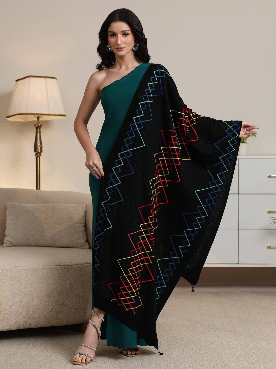 Mameraa Black Geometric Knitted Acrylic Shawl