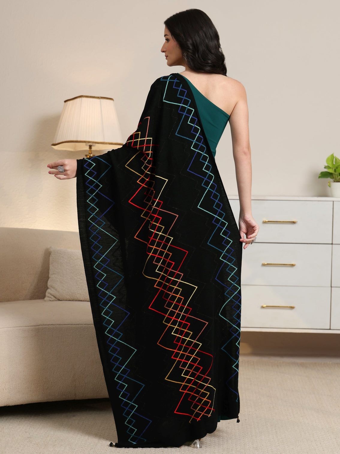 Mameraa Black Geometric Knitted Acrylic Shawl