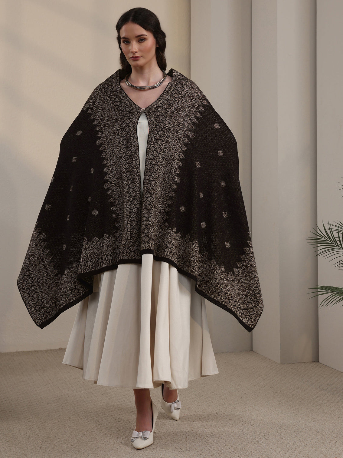 Mameraa Black Geometric Embroidered Acrylic Wrap Shawl