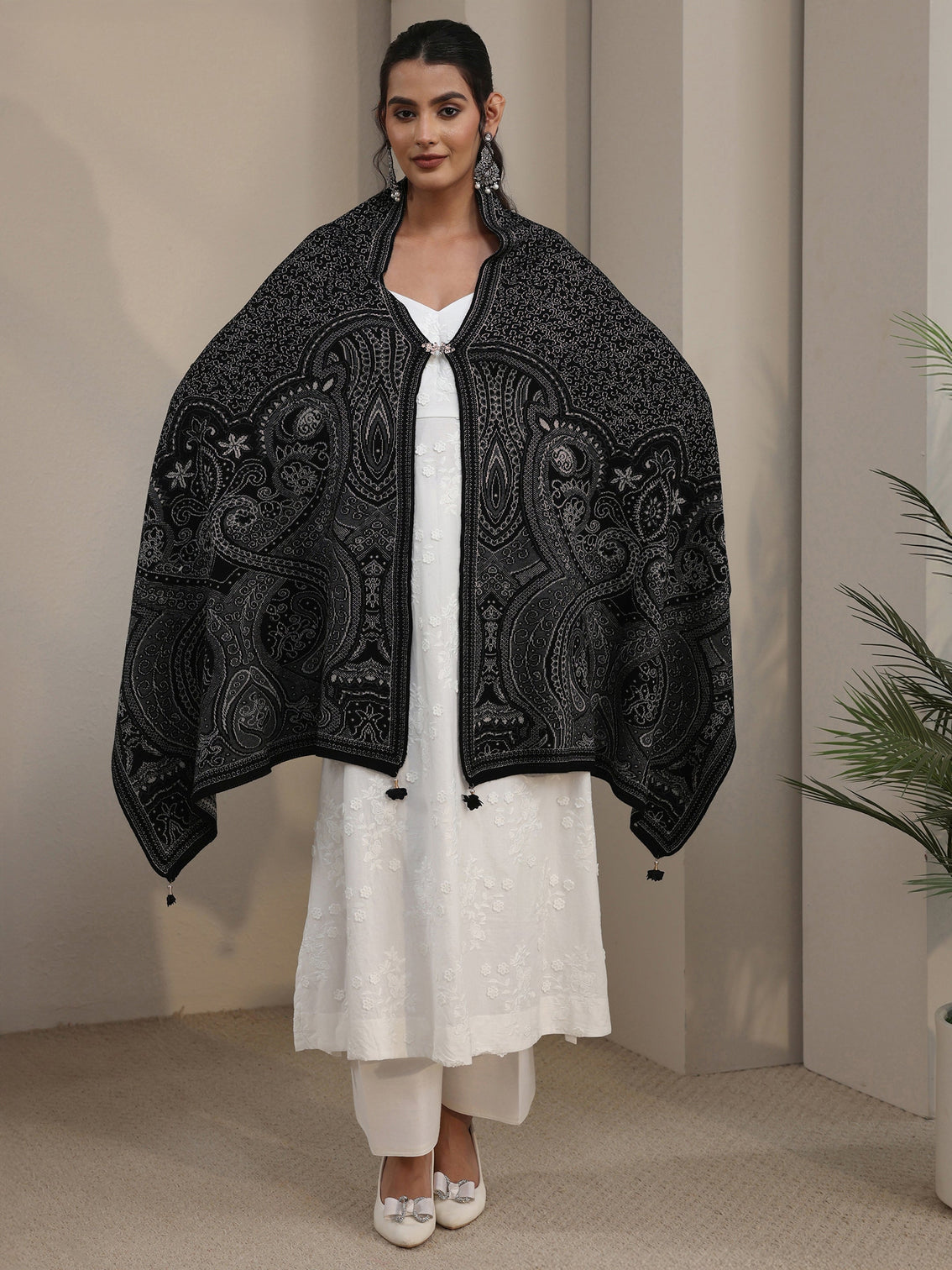Mameraa Black Ethnic Embroidered Acrylic Wrap Shawl