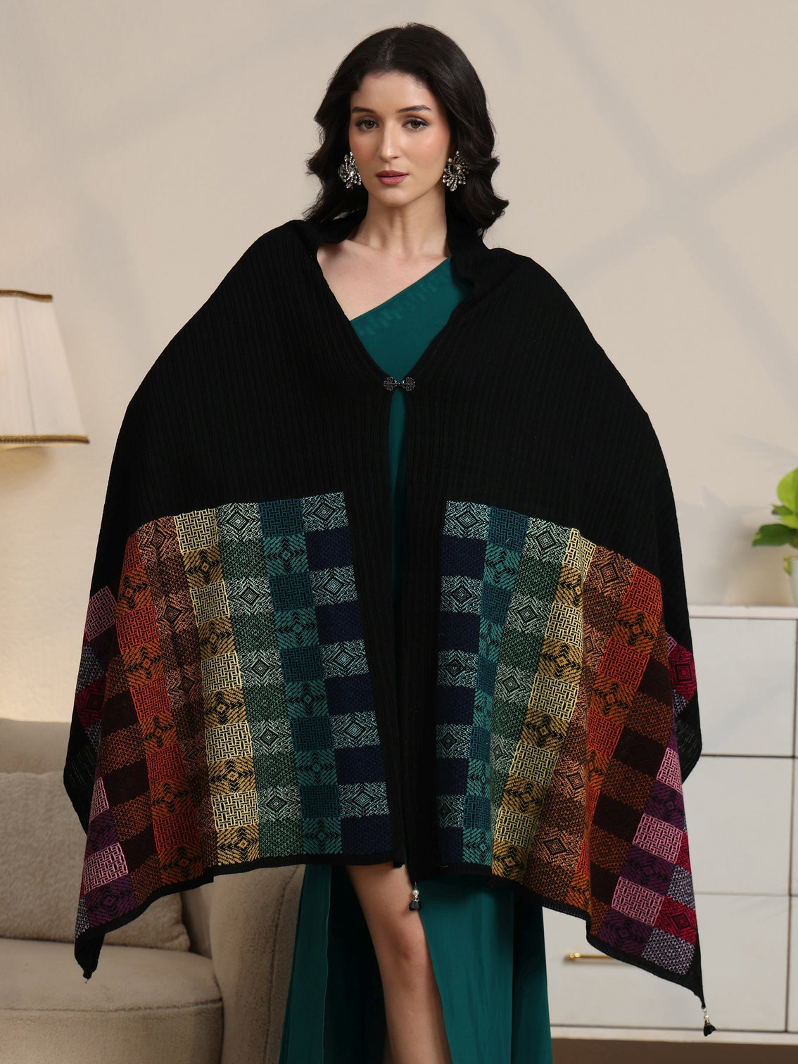 Mameraa Black Geometric Knitted Acrylic Wrap Shawl