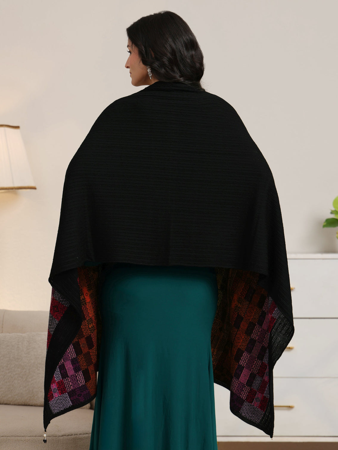 Mameraa Black Geometric Knitted Acrylic Wrap Shawl