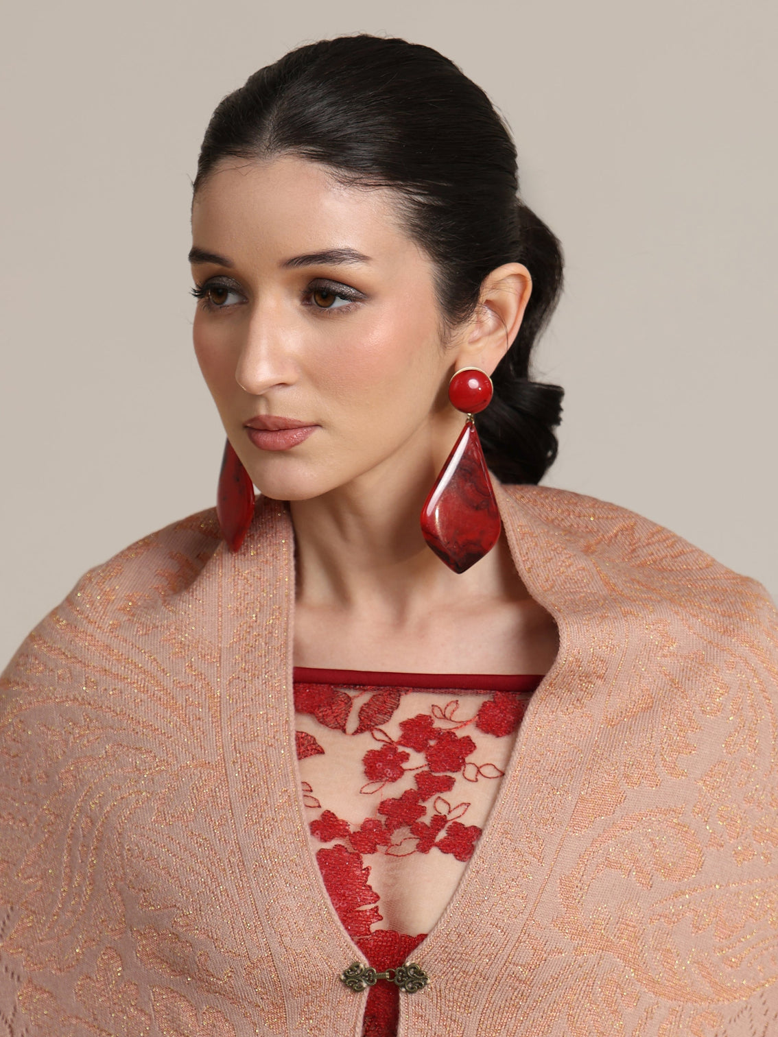 Mameraa Peach Floral Knitted Acrylic Shawl
