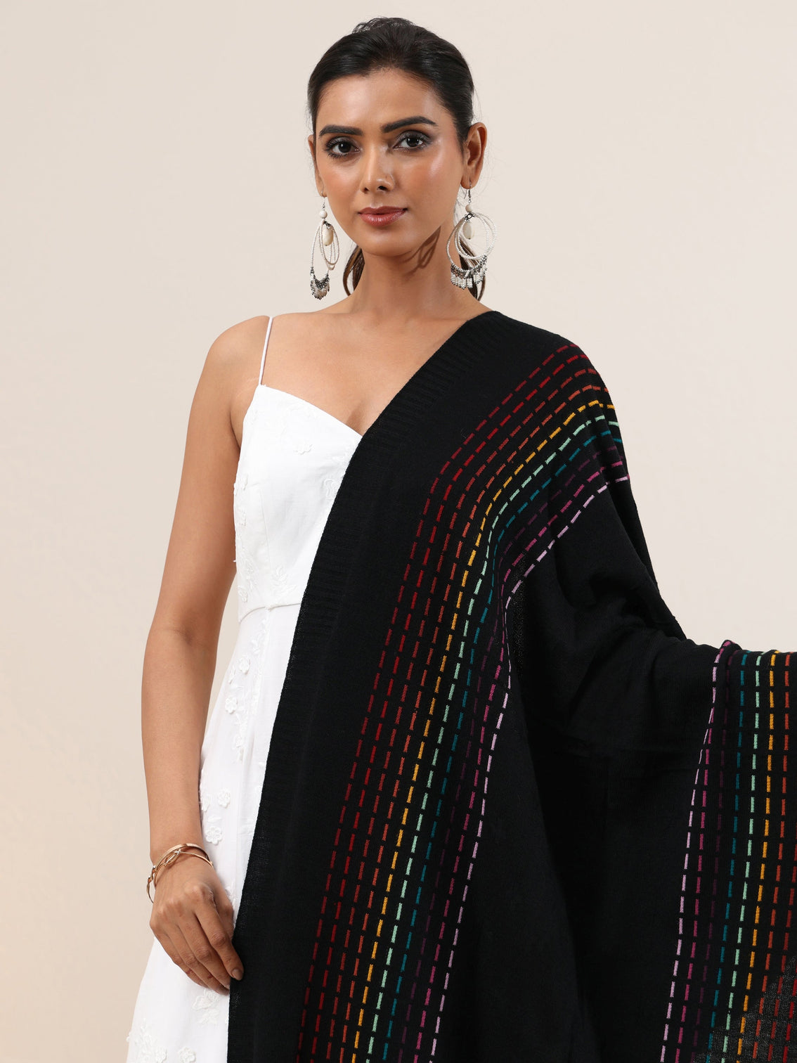 Mameraa Black Geometric Knitted Acrylic Shawl