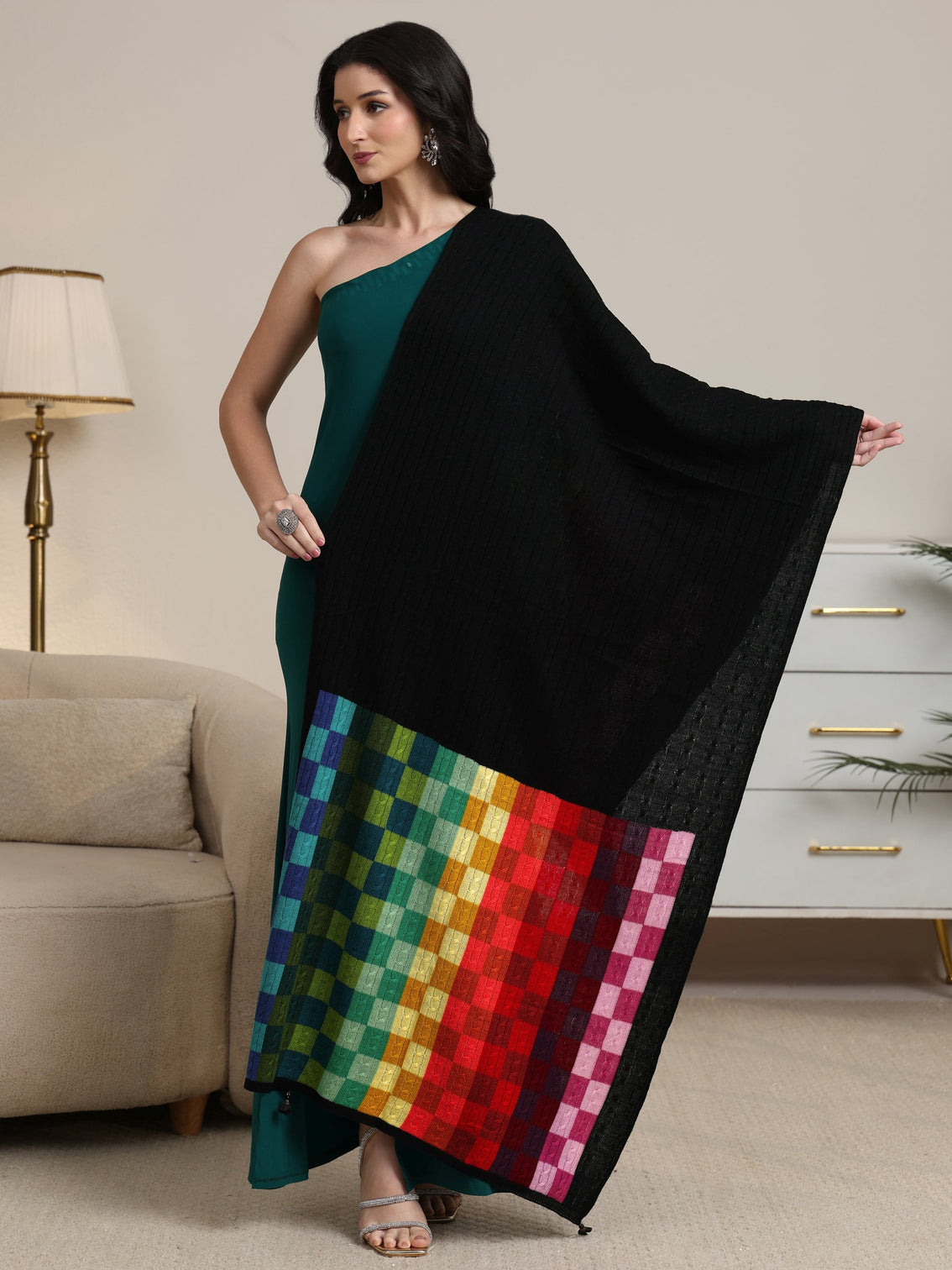 Mameraa Black Geometric Acrylic Wrap Shawl