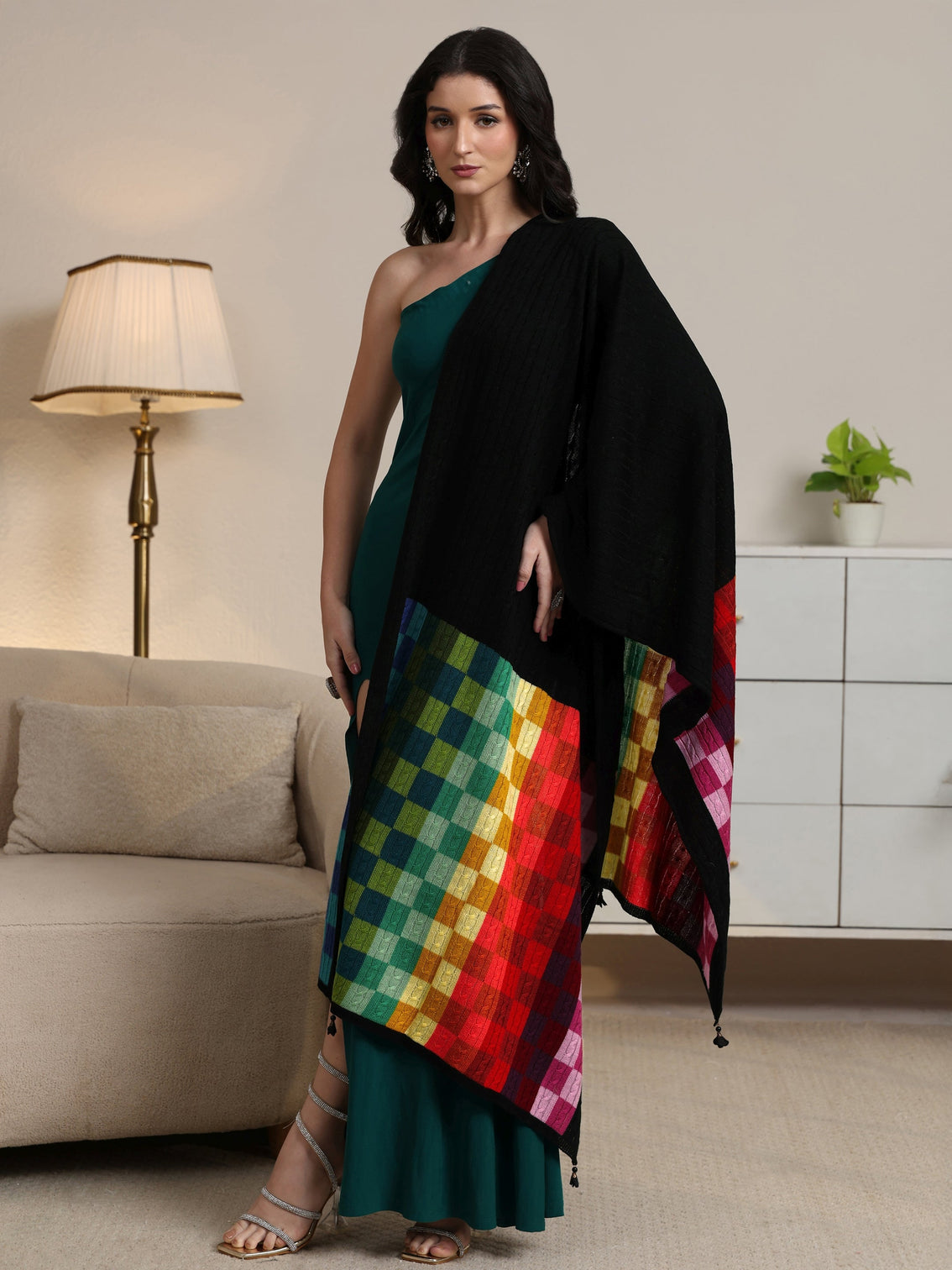 Mameraa Black Geometric Acrylic Wrap Shawl