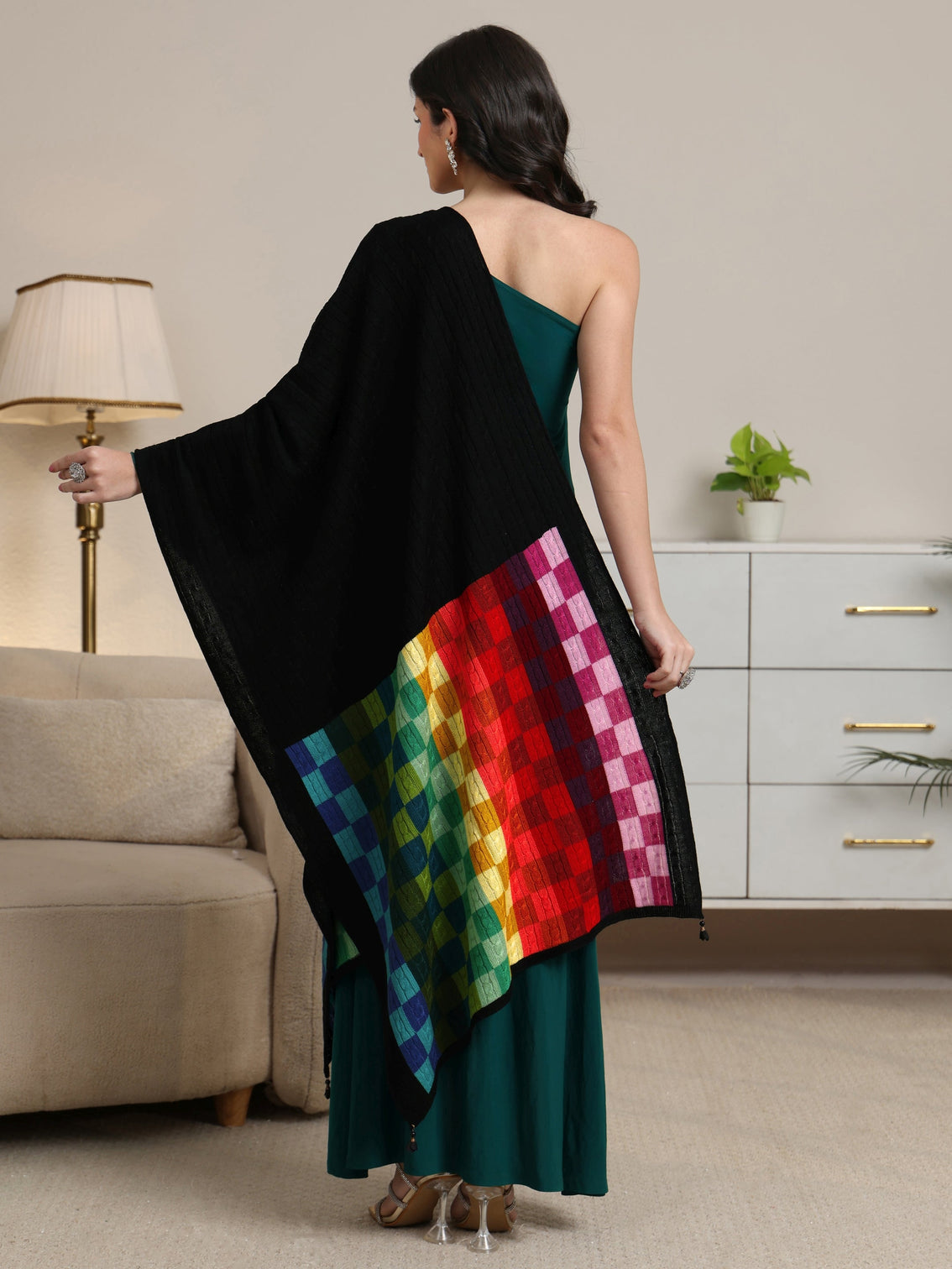 Mameraa Black Geometric Acrylic Wrap Shawl