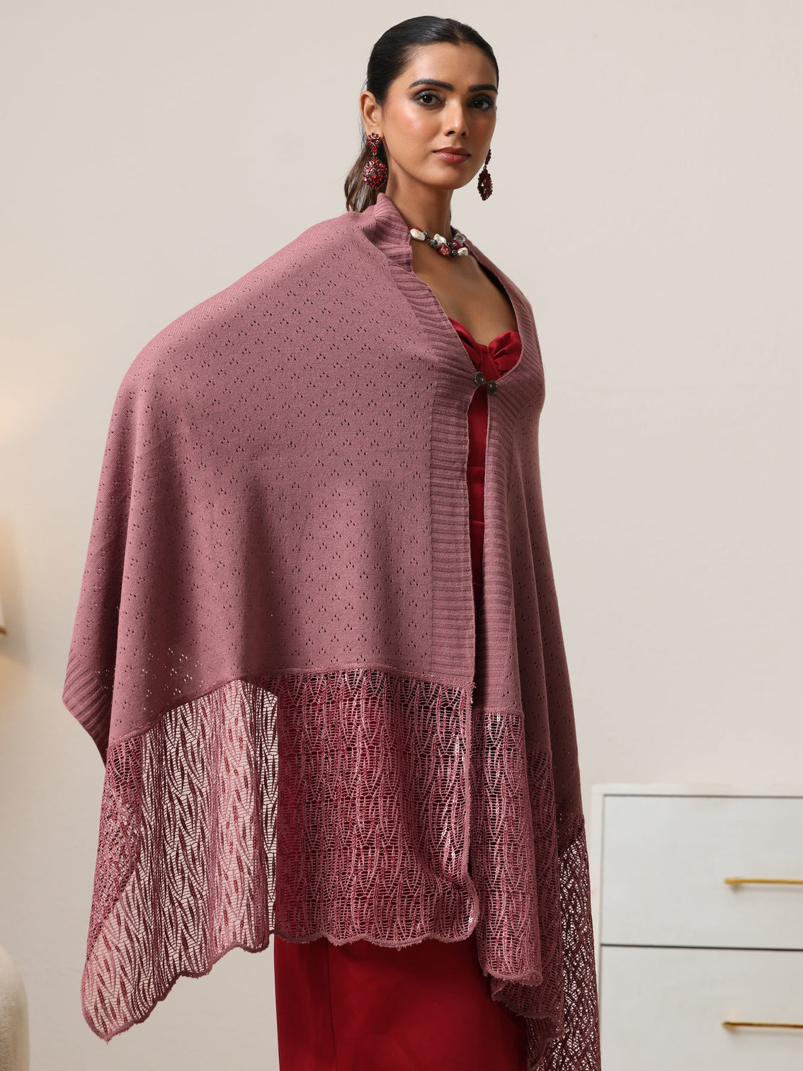 Mameraa Mauve Acrylic Wrap Shawl with Lace Border