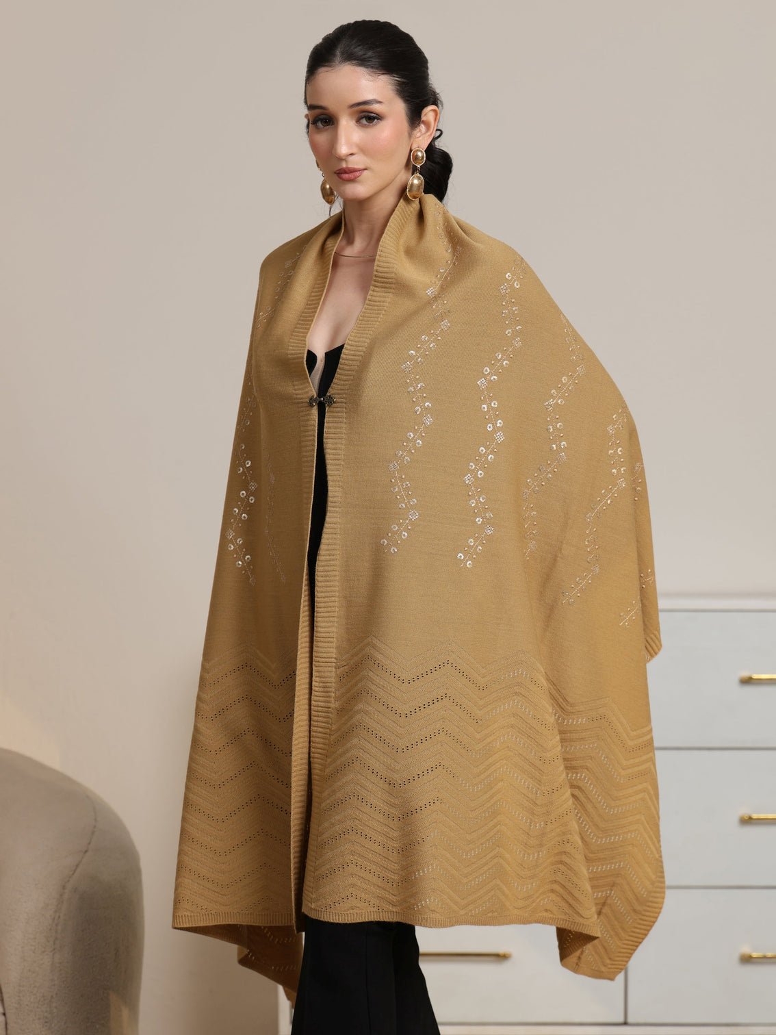 Mameraa Beige Foral Knitted Acrylic Wrap Shawl