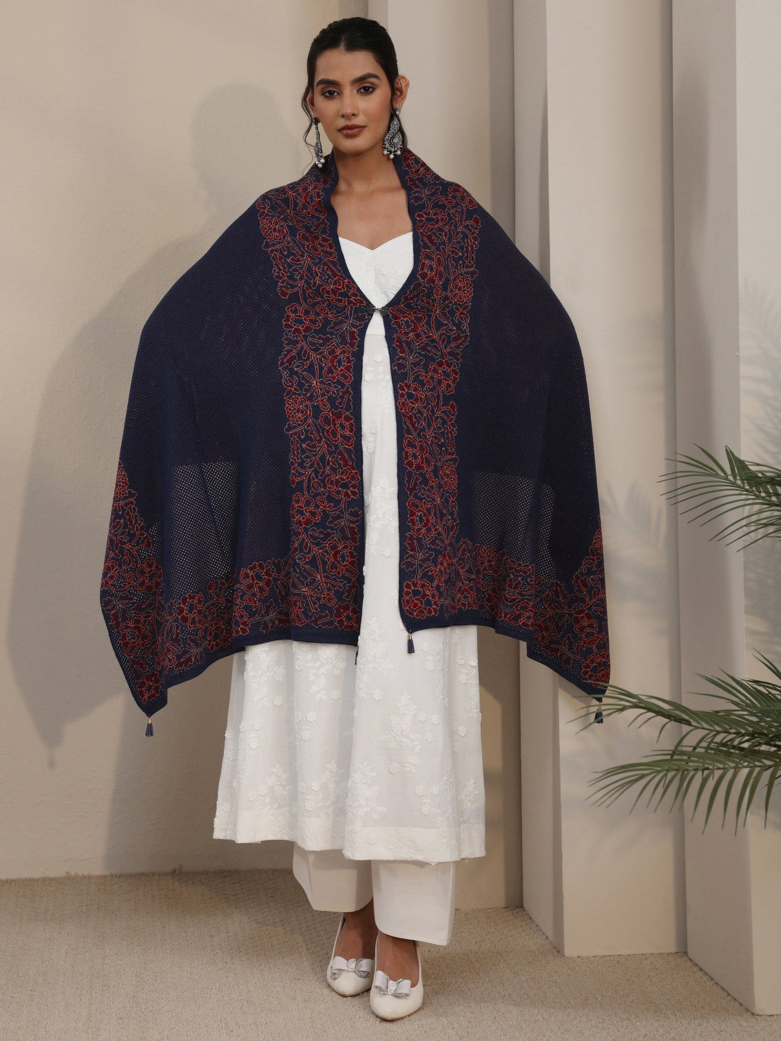Mameraa Navy Blue Floral Mesh Knitted Acrylic Wrap Shawl