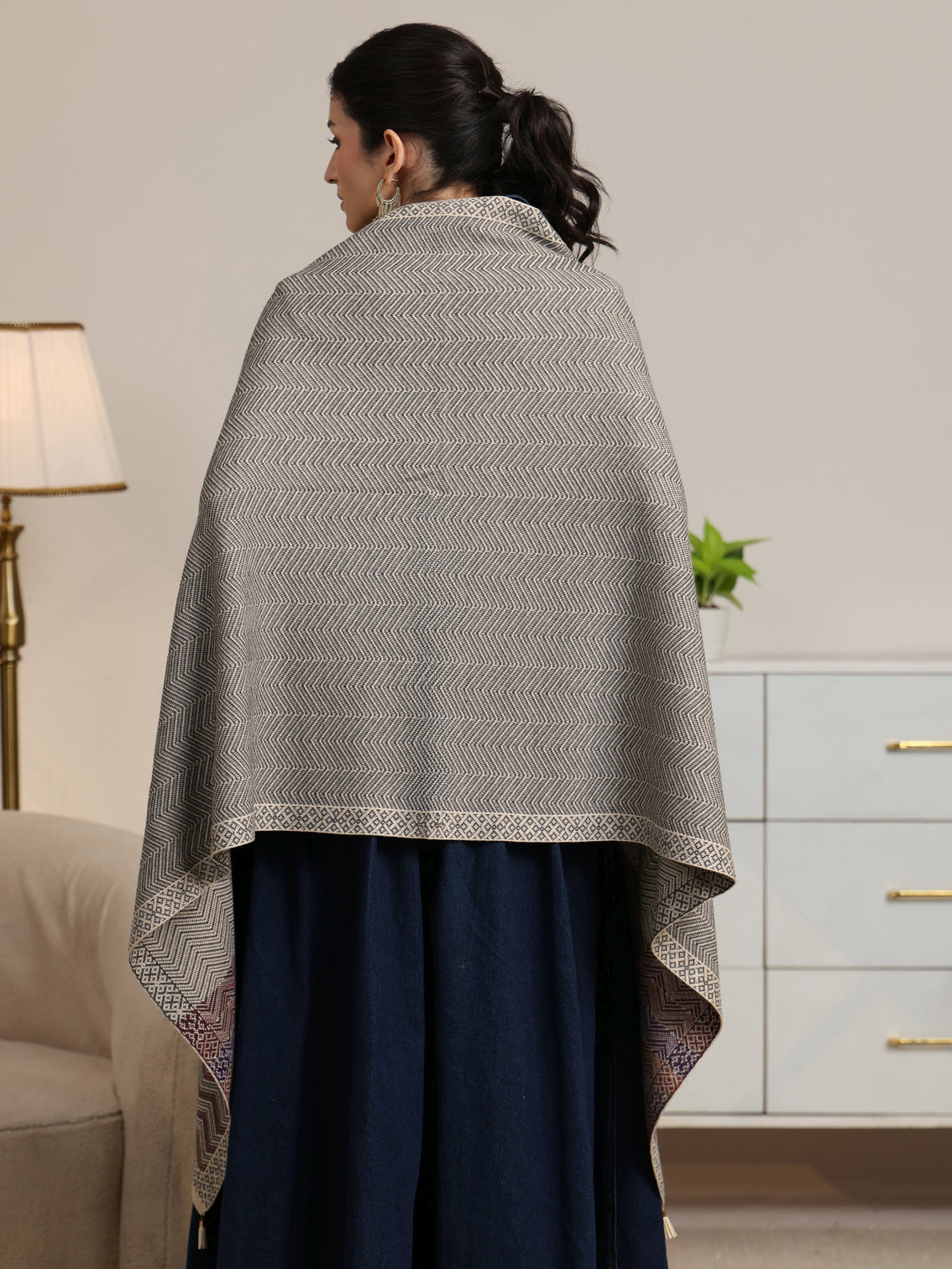 Mameraa Grey Chevron Knitted Acrylic Wrap Shawl