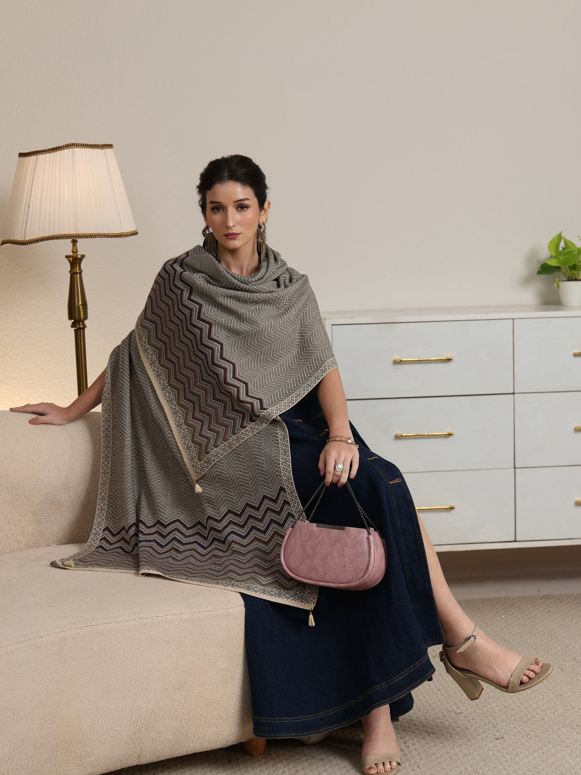 Mameraa Grey Chevron Knitted Acrylic Wrap Shawl