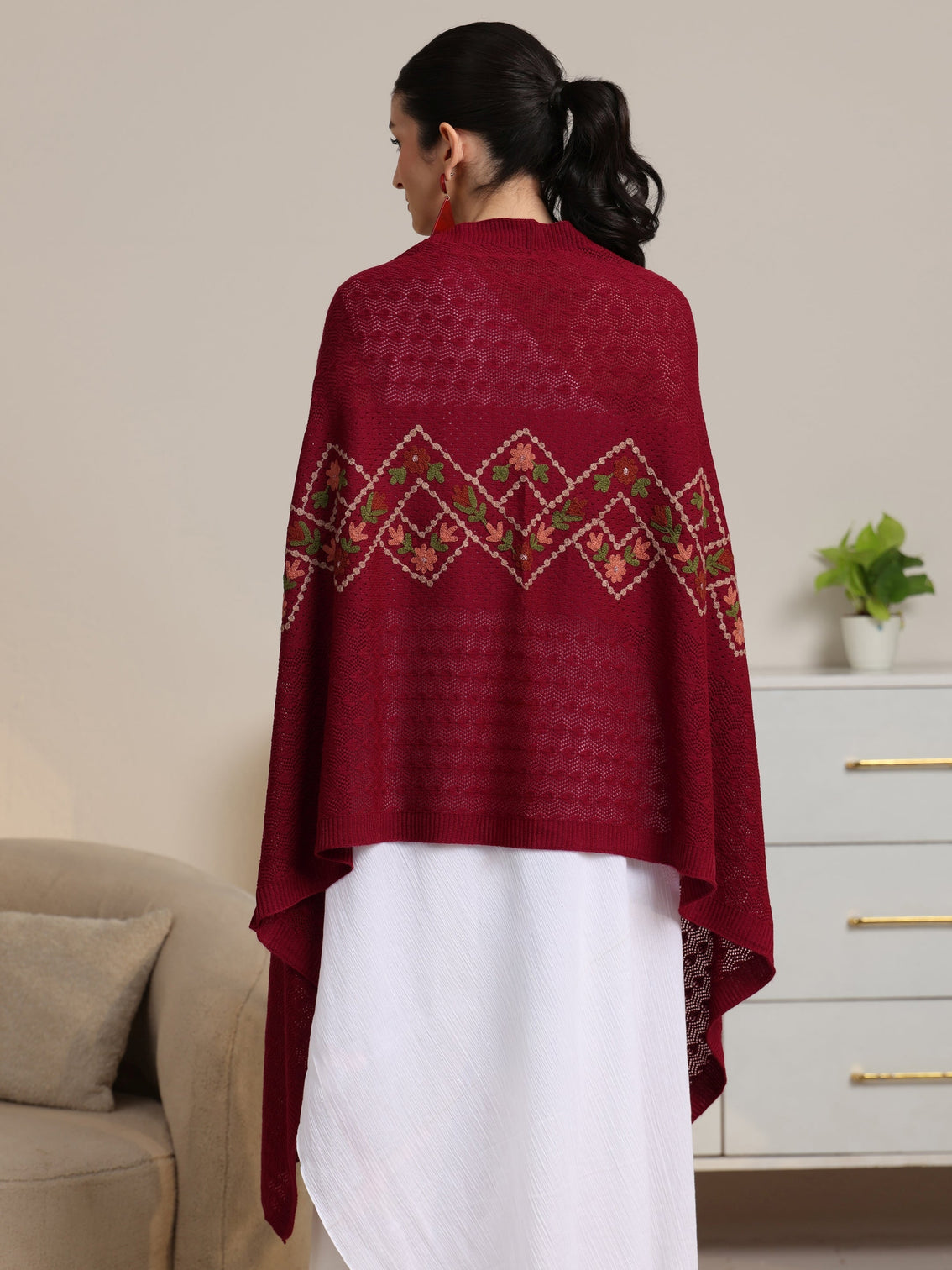 Mameraa Red Floral Knitted Acrylic Wrap Shawl