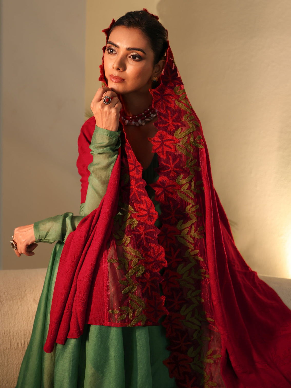 Mameraa Red Floral Knitted Acrylic Wrap Shawl