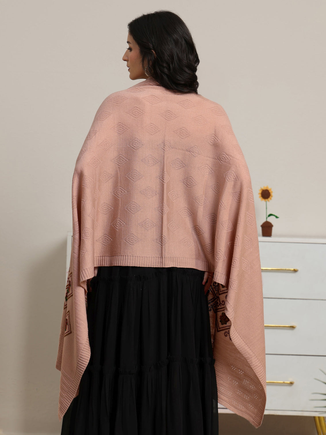 Mameraa Baby Pink Geometric Knitted Acrylic Wrap Shawl