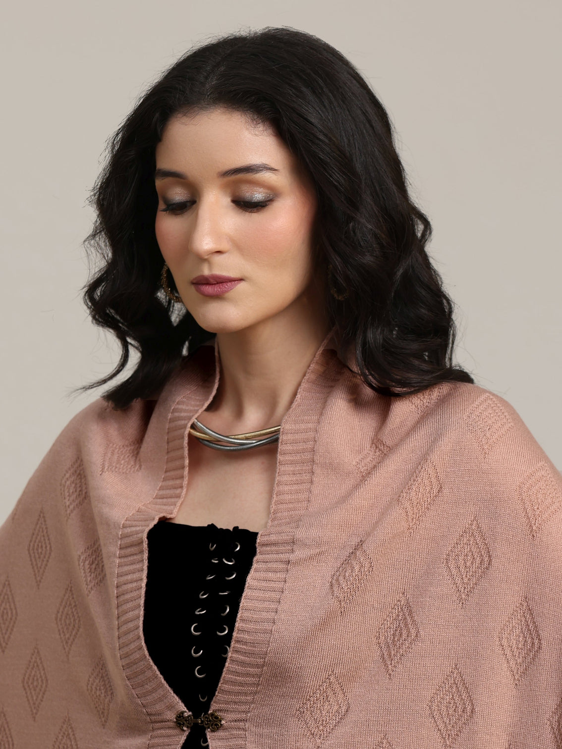 Mameraa Baby Pink Geometric Knitted Acrylic Wrap Shawl