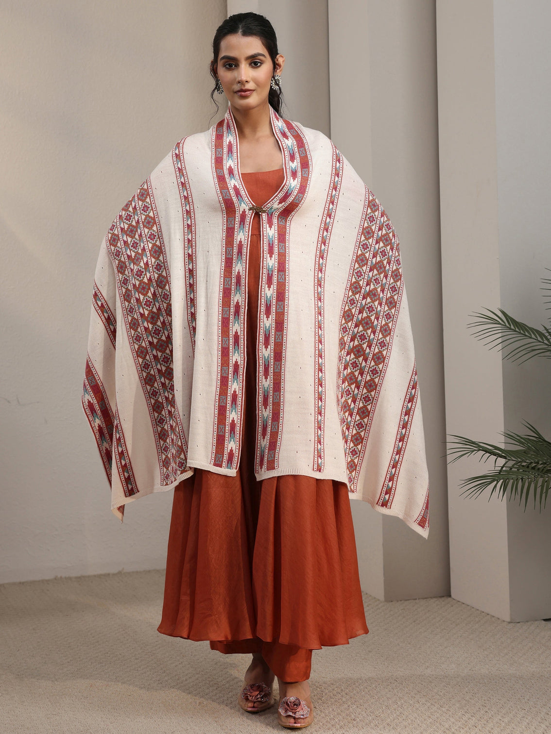 Mameraa Off White Geometric Knitted Acrylic Wrap Shawl