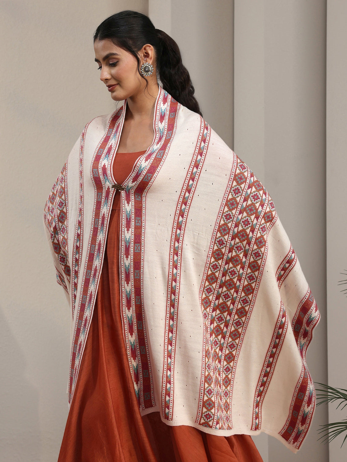 Mameraa Off White Geometric Knitted Acrylic Wrap Shawl