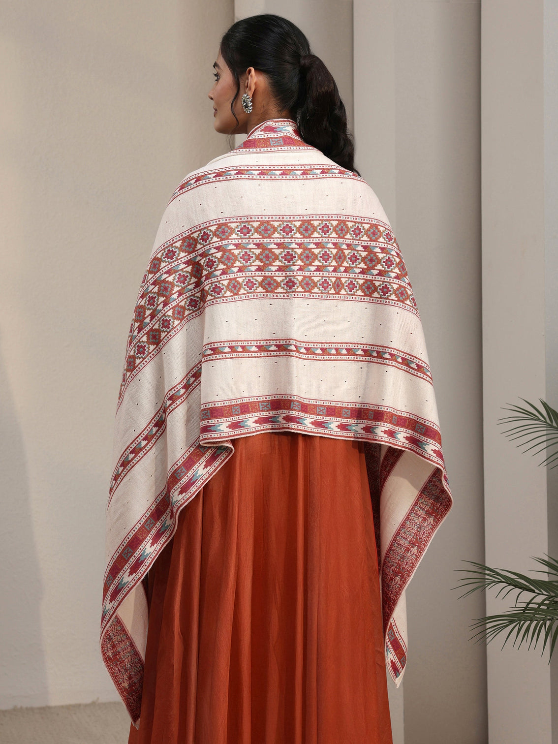 Mameraa Off White Geometric Knitted Acrylic Wrap Shawl