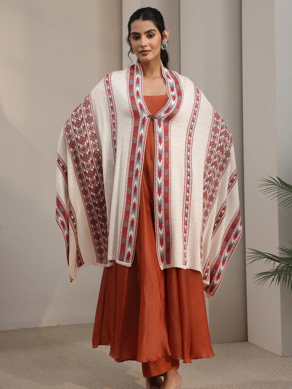 Mameraa Off White Geometric Knitted Acrylic Wrap Shawl