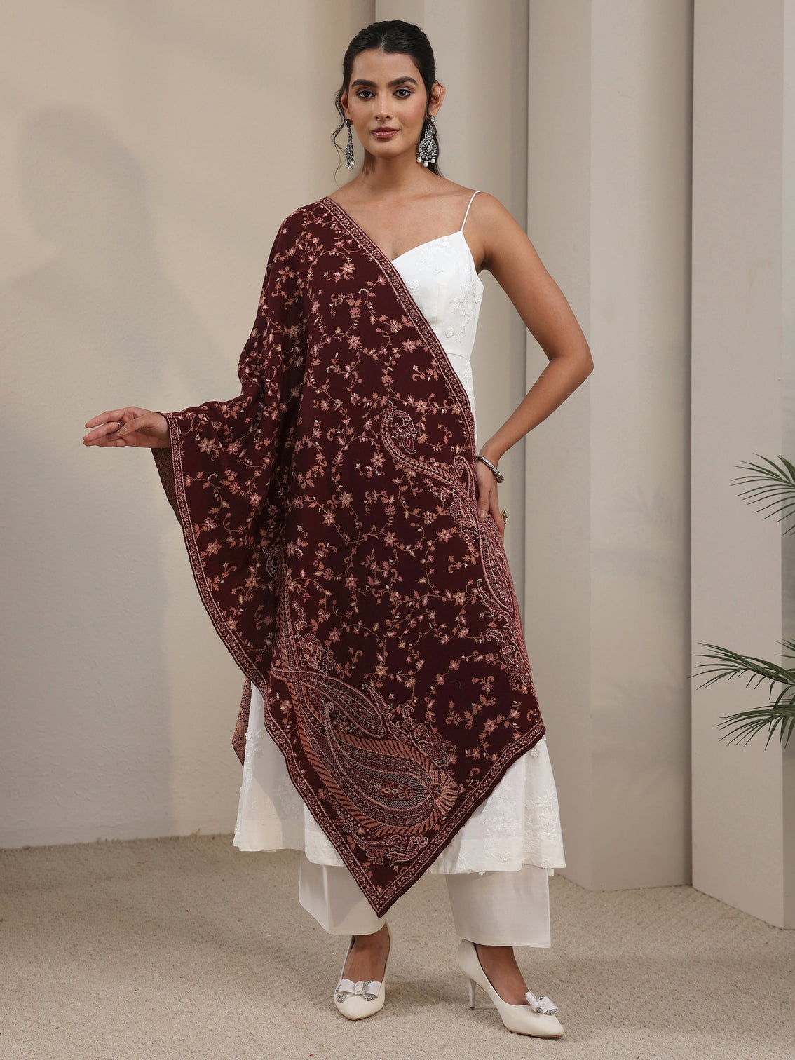 Mameraa Maroon Paisley Knitted Acrylic Shawl