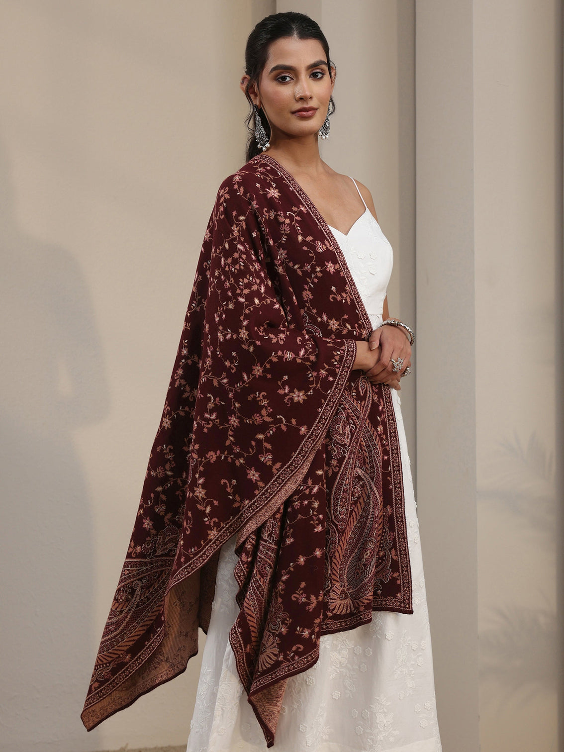 Mameraa Maroon Paisley Knitted Acrylic Shawl