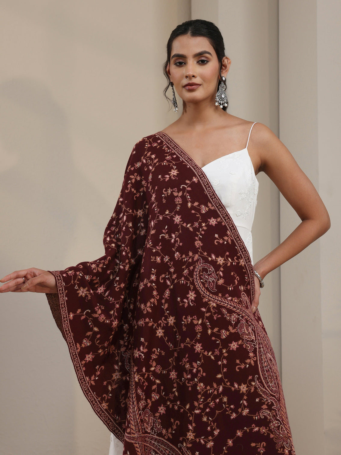 Mameraa Maroon Paisley Knitted Acrylic Shawl