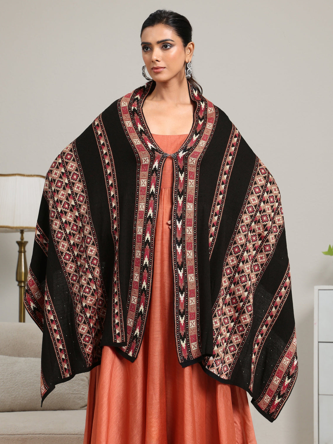 Mameraa Black Geometric Knitted Acrylic Wrap Shawl