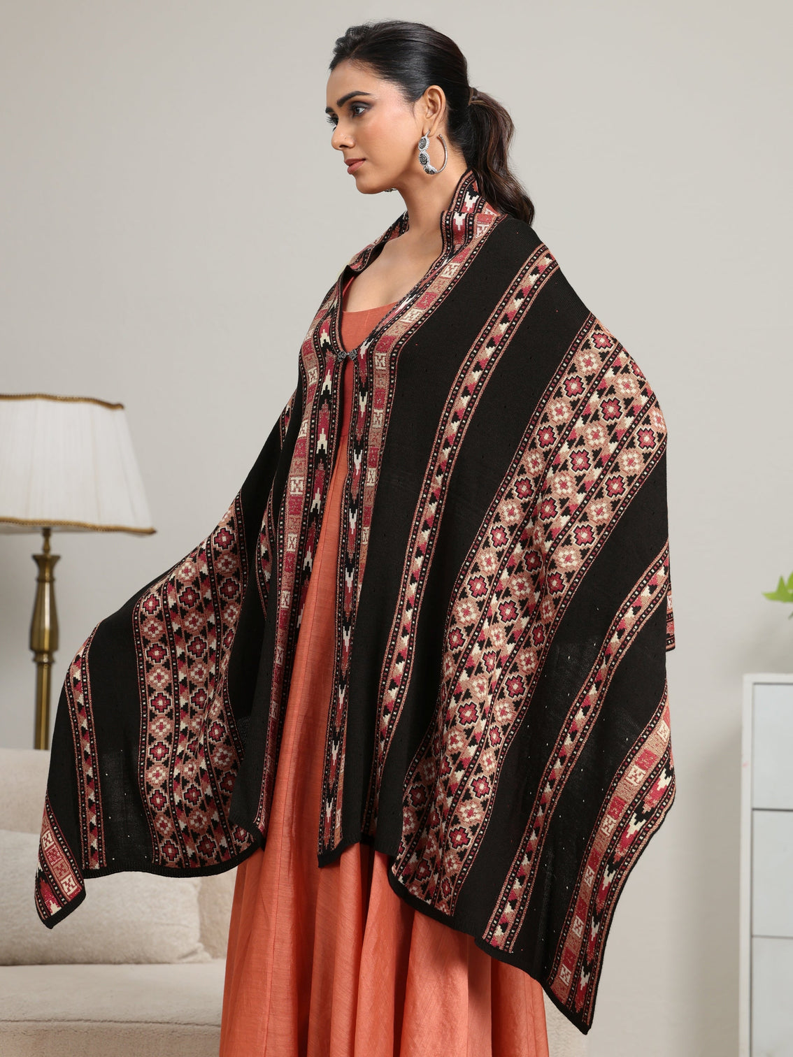 Mameraa Black Geometric Knitted Acrylic Wrap Shawl