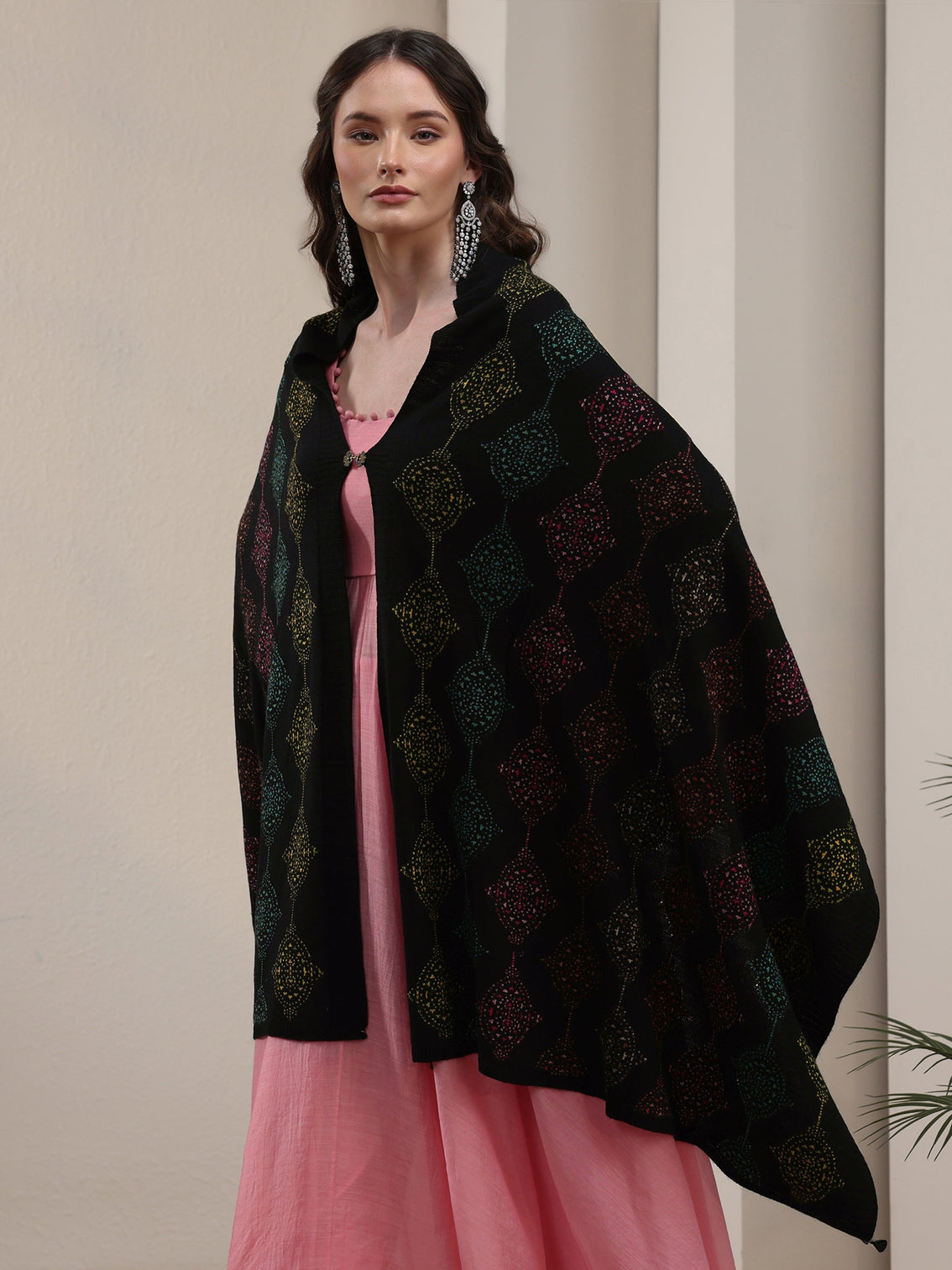 Mameraa Black Geometric Knitted Acrylic Wrap Shawl