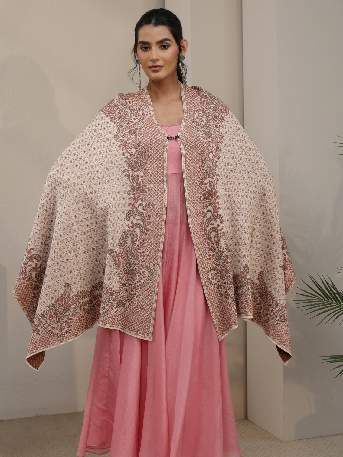 Mameraa Off White Paisley Knitted Acrylic Wrap Shawl
