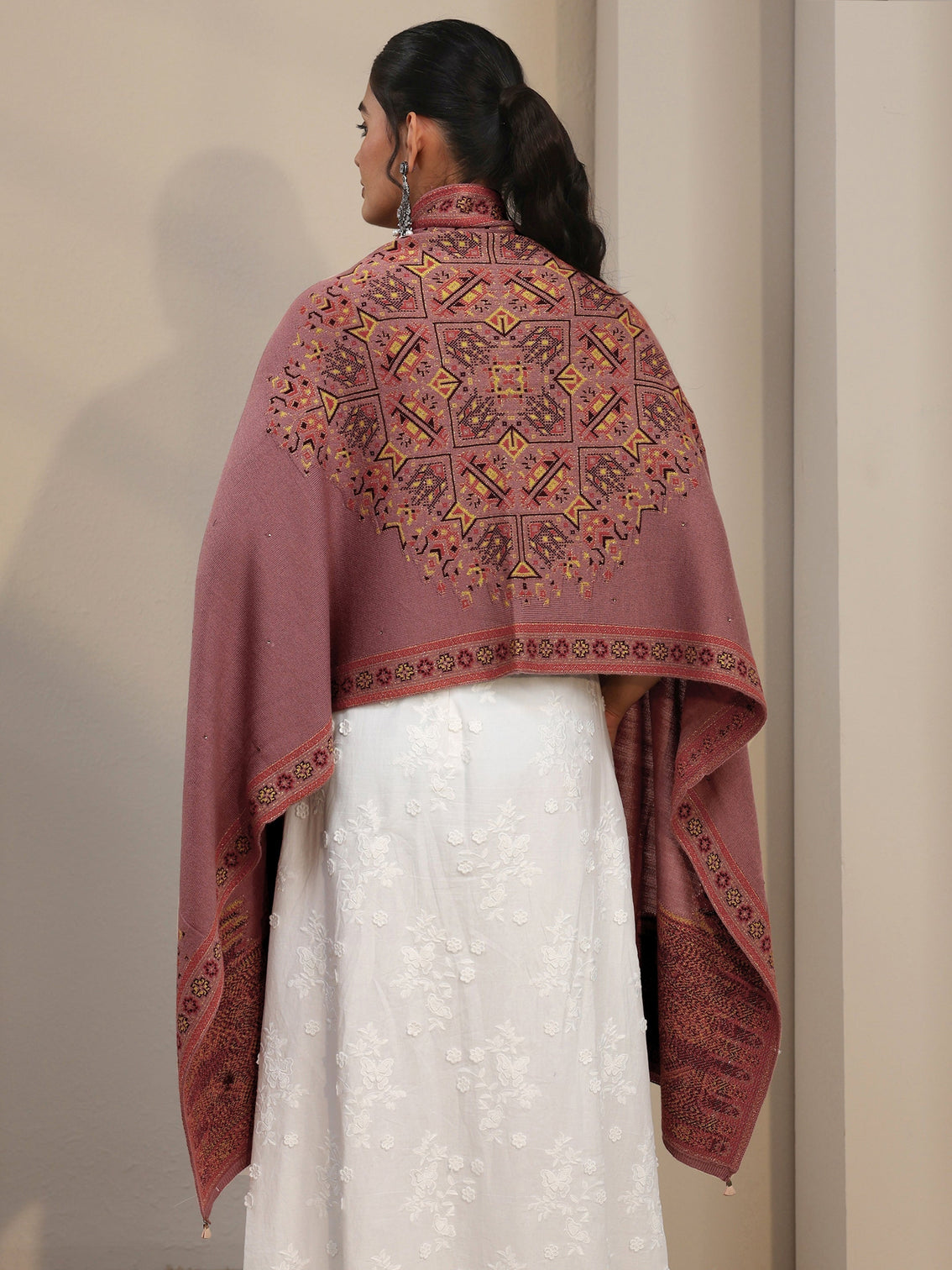 Mameraa Mauve Geometric Knitted Acrylic Wrap Shawl