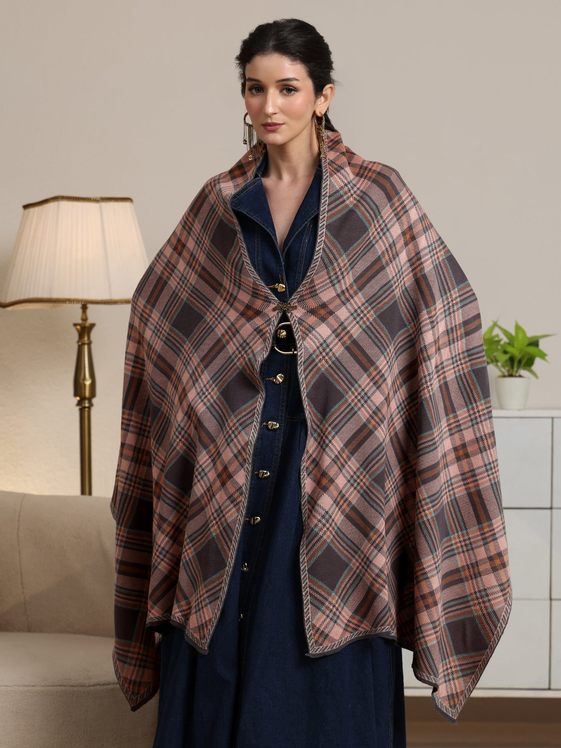 Mameraa Grey Checked Knitted Acrylic Wrap Shawl