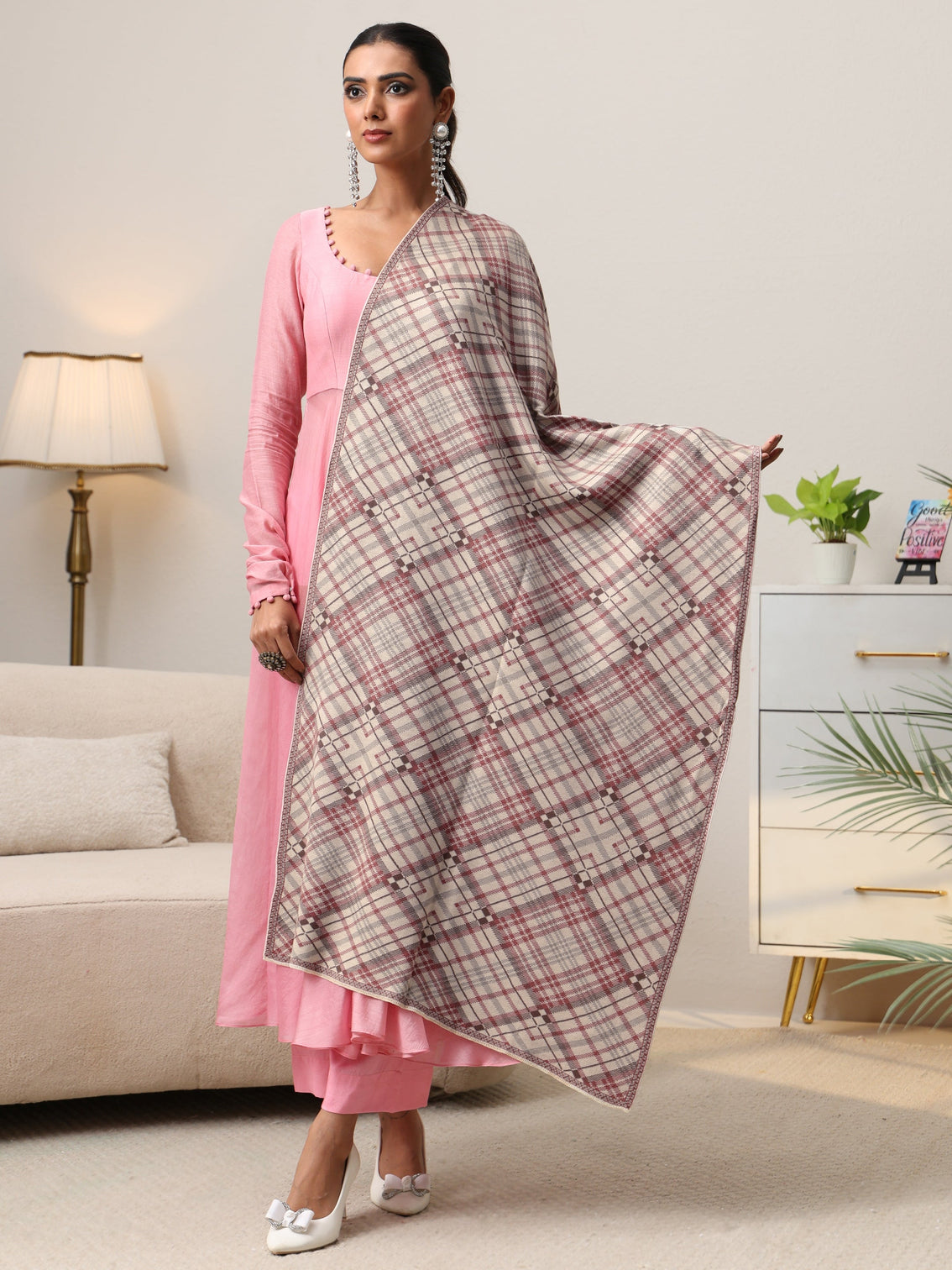 Mameraa Off White Checked Knitted Acrylic Shawl