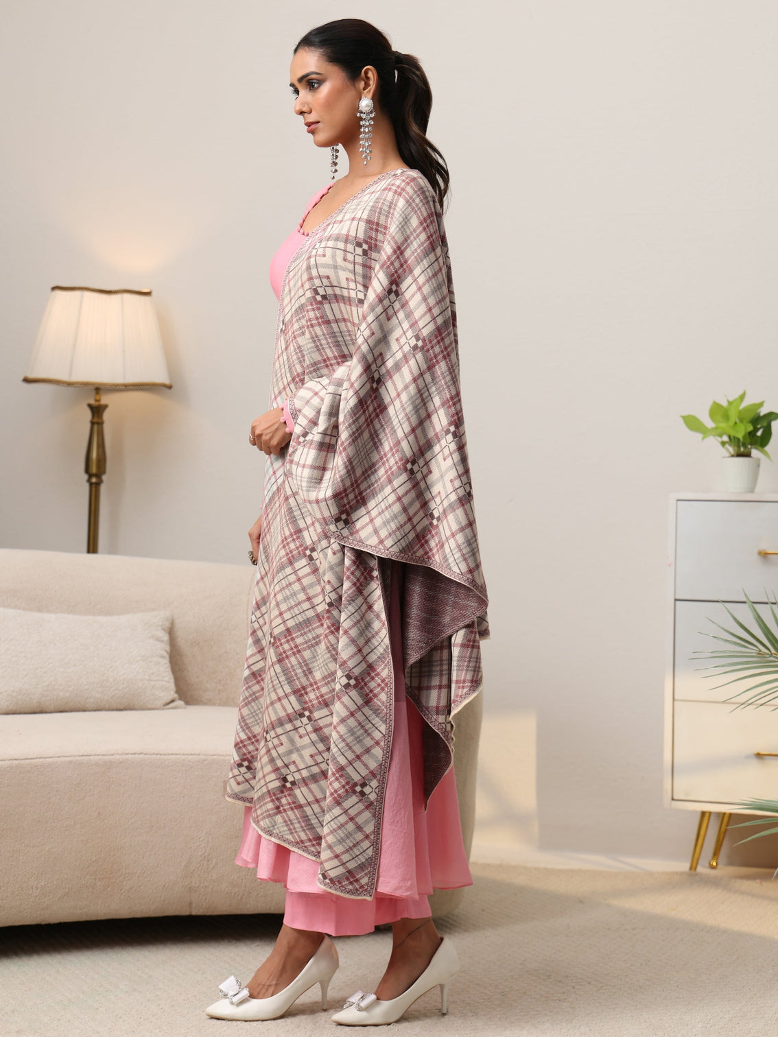 Mameraa Off White Checked Knitted Acrylic Shawl