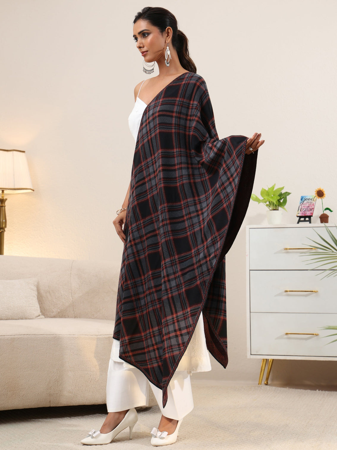 Mameraa Grey Checked Knitted Acrylic Shawl