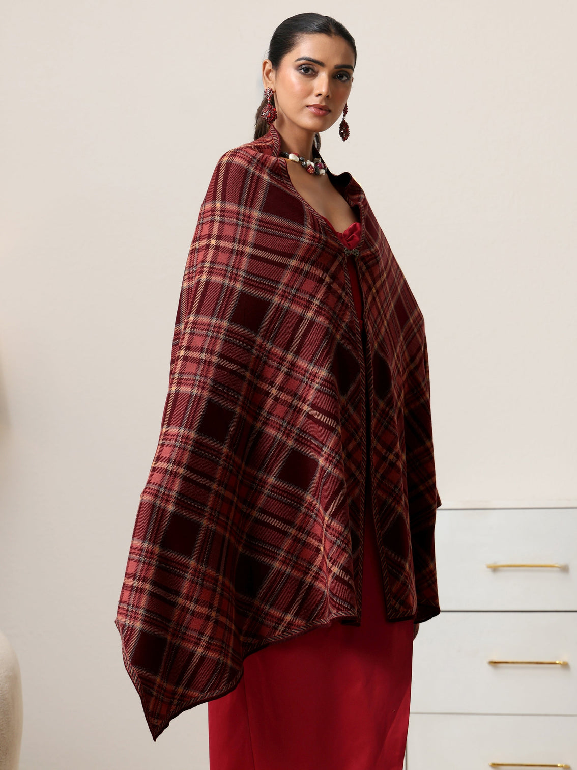 Mameraa Maroon Checked Knitted Acrylic Shawl