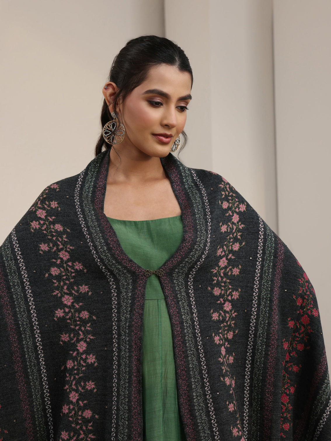 Mameraa Dark Grey Floral Knitted Acrylic Wrap Shawl