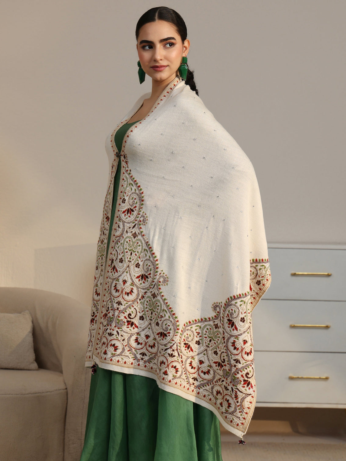Mameraa White Floral Knitted Acrylic Wrap Shawl