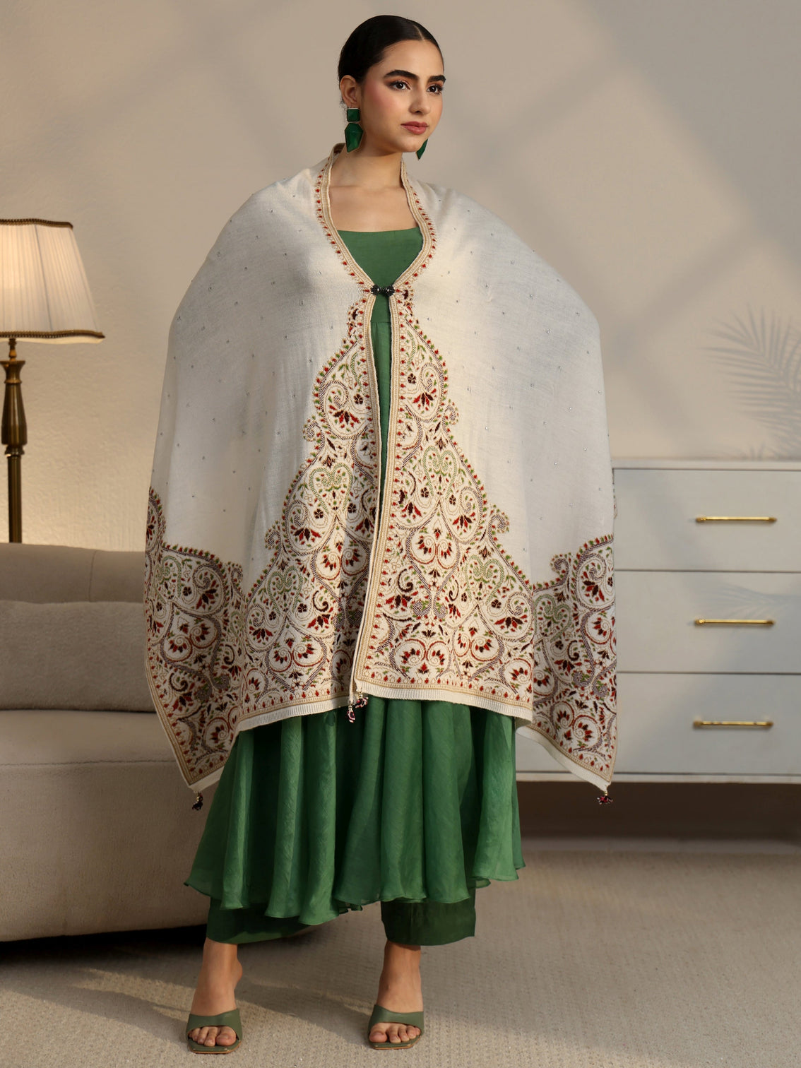Mameraa White Floral Knitted Acrylic Wrap Shawl
