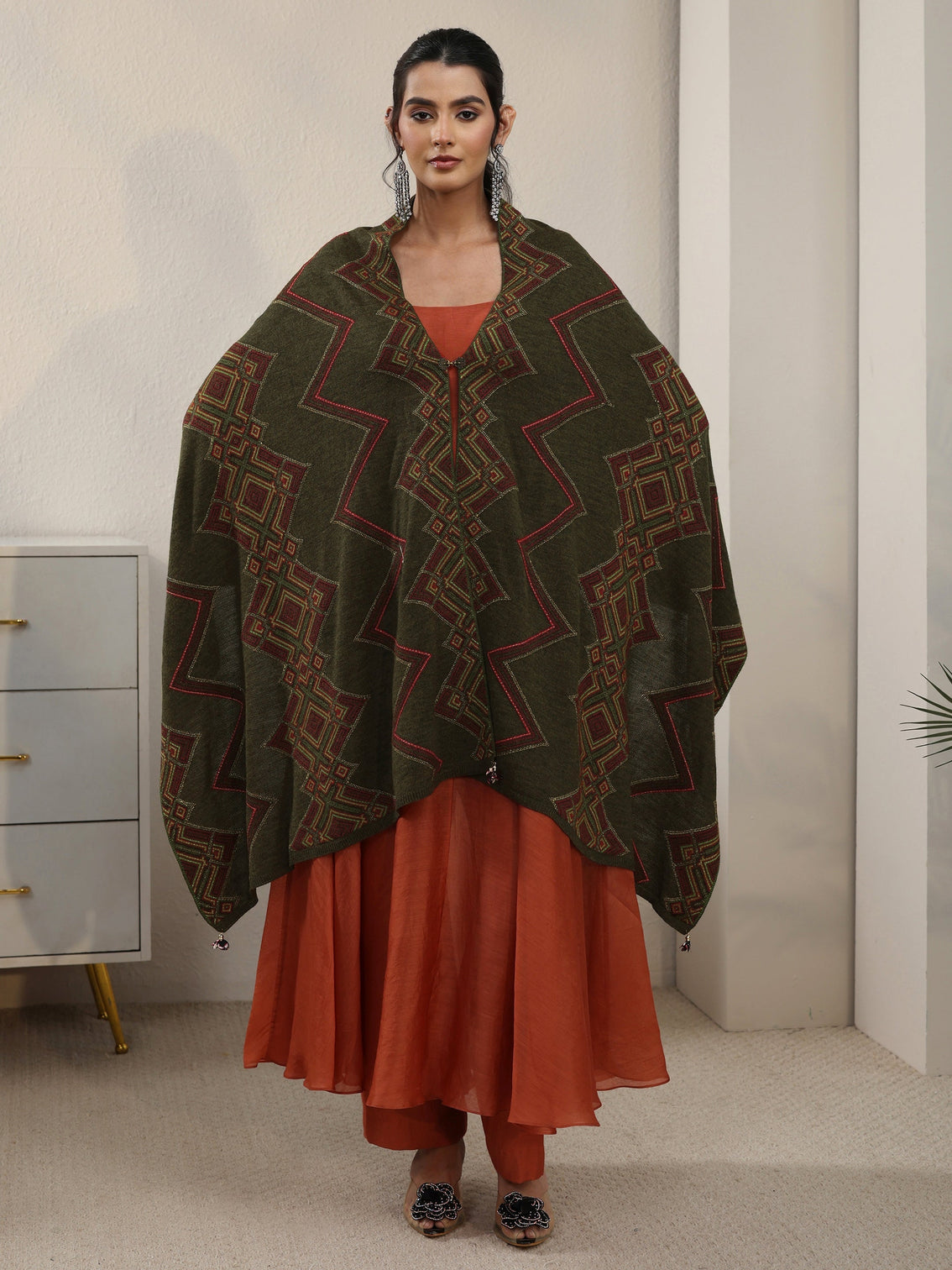 Mameraa Olive Green Geometric Knitted Acrylic Wrap Shawl