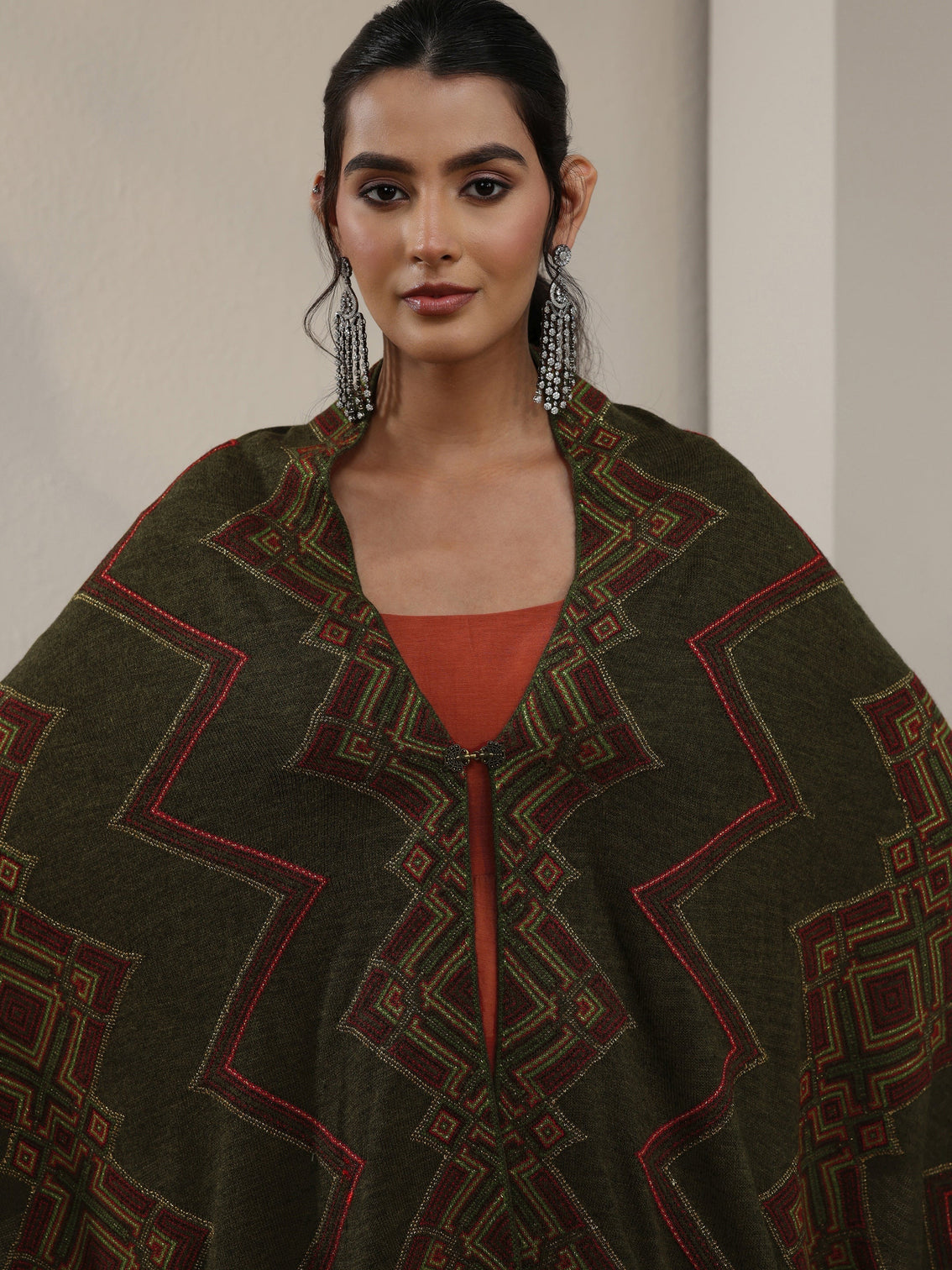 Mameraa Olive Green Geometric Knitted Acrylic Wrap Shawl