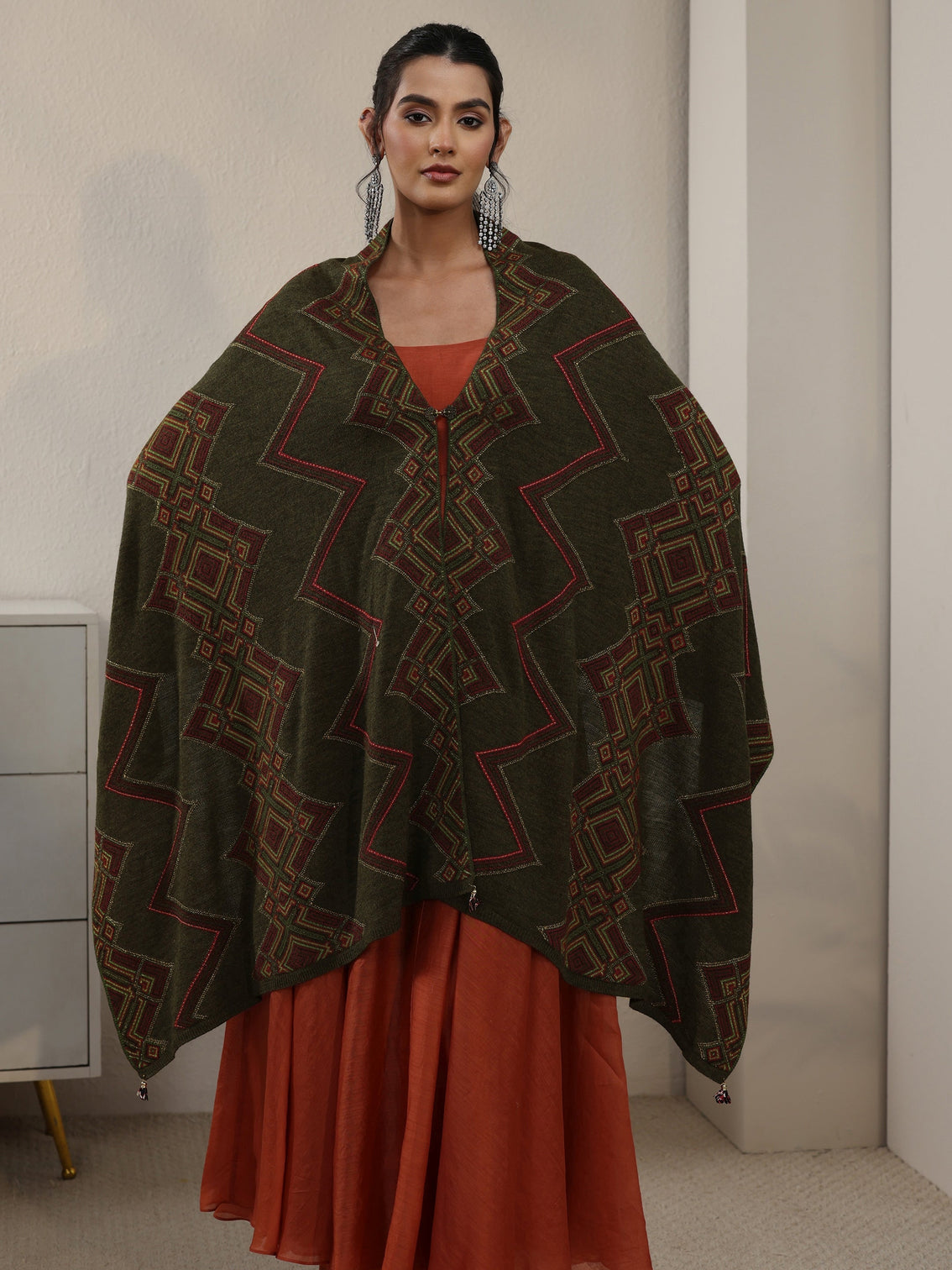 Mameraa Olive Green Geometric Knitted Acrylic Wrap Shawl